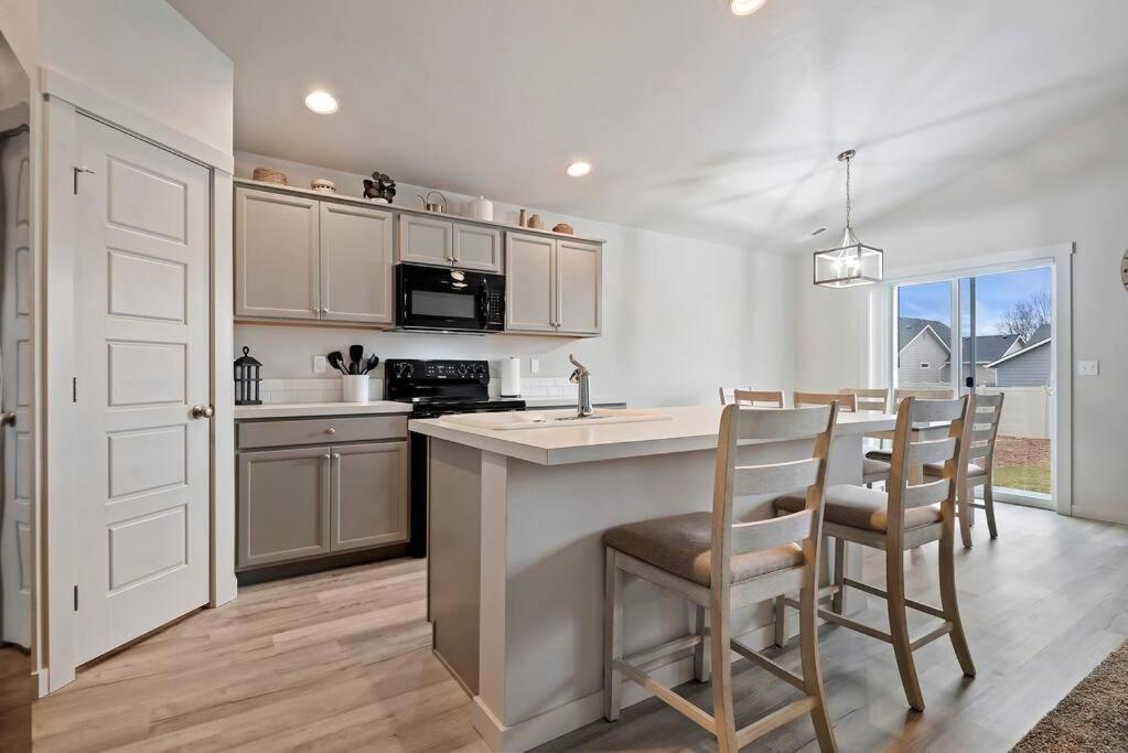 Beautiful Brand New Kuna Home! 외부 사진