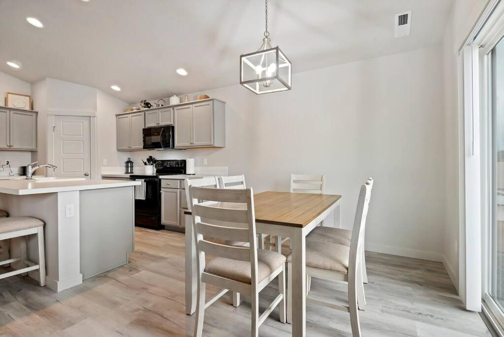 Beautiful Brand New Kuna Home! 외부 사진