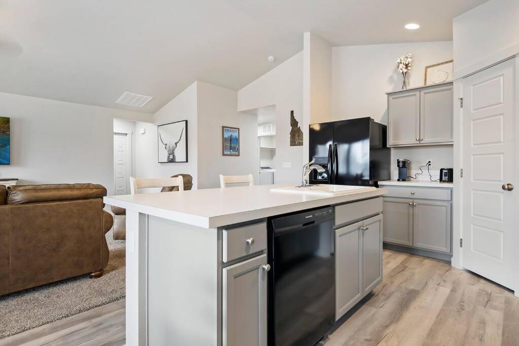 Beautiful Brand New Kuna Home! 외부 사진